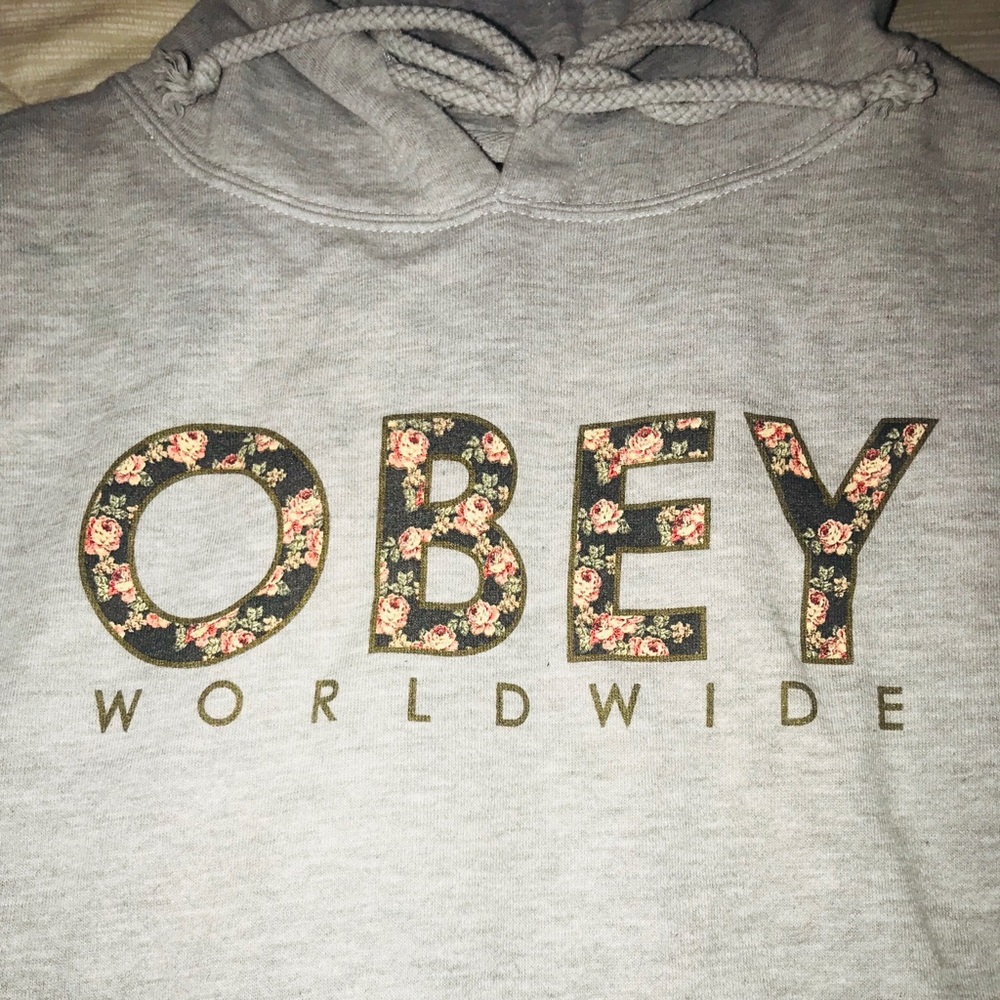 Barely used Obey sweatshirt!